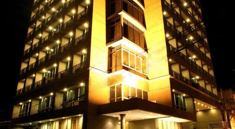 Herald Suites Solana 3