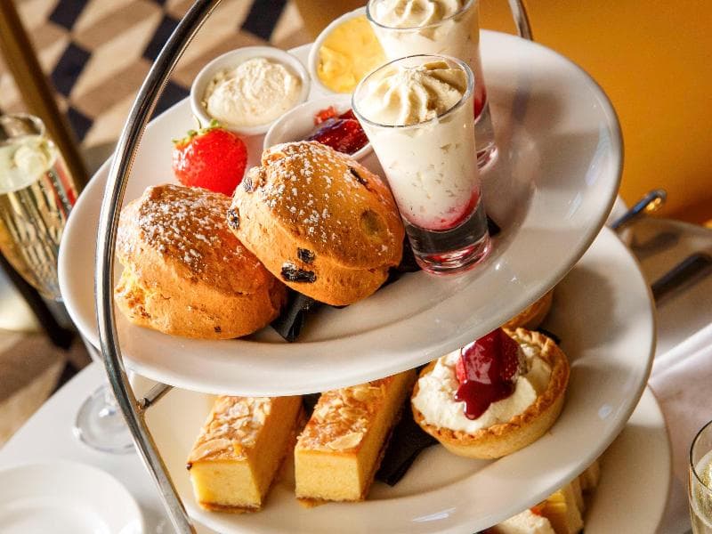 Mercure Edinburgh City Princes Street Hotel 5