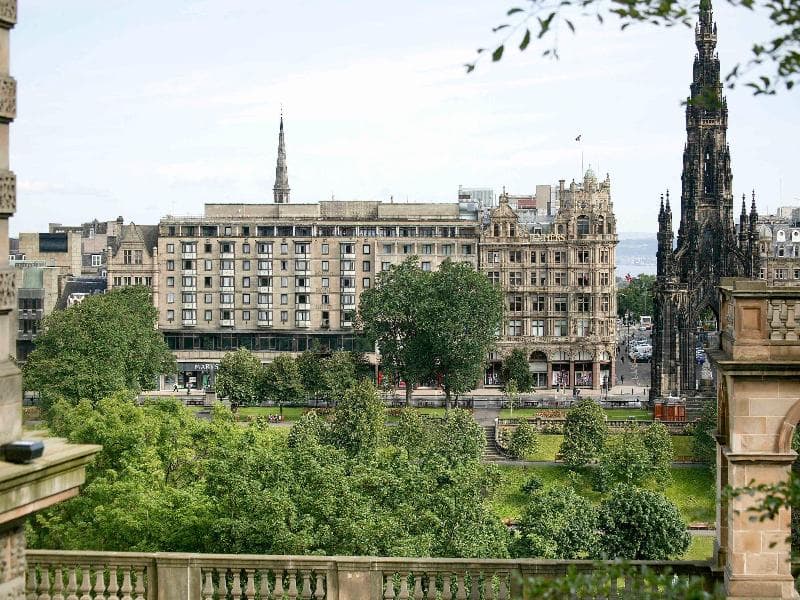 Mercure Edinburgh City Princes Street Hotel 3