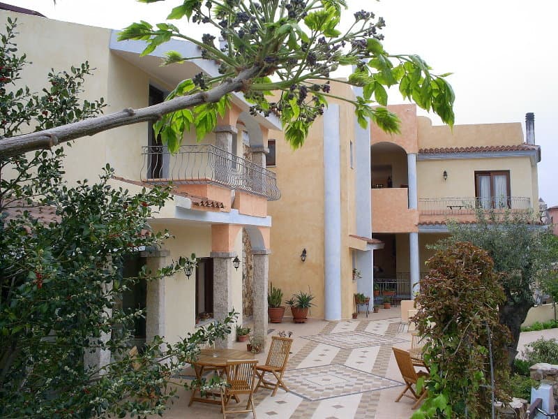 Bonsai Hotel 2