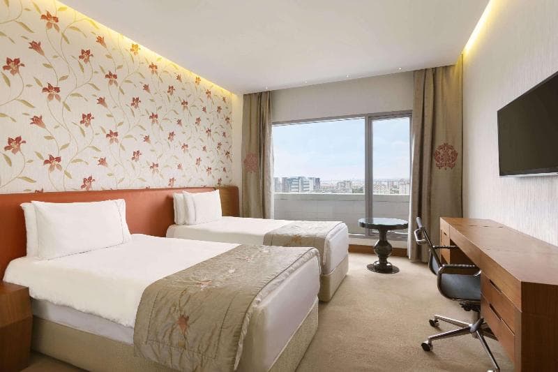 Ramada Hotel & Suites by Wyndham Istanbul Atakoy 4