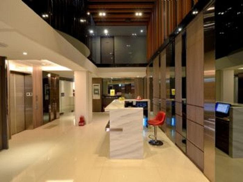 Regal Executive Suites 5