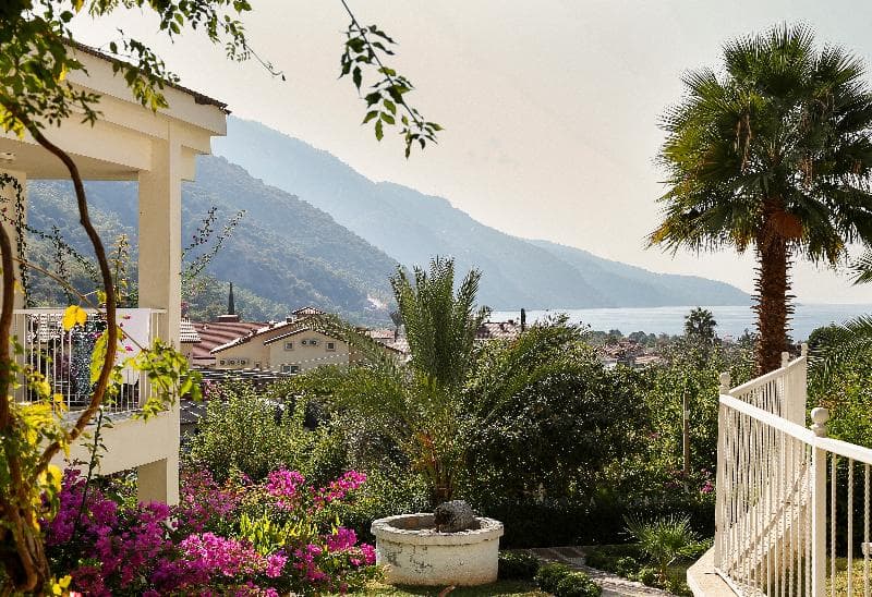 Morina Deluxe Hotel 4