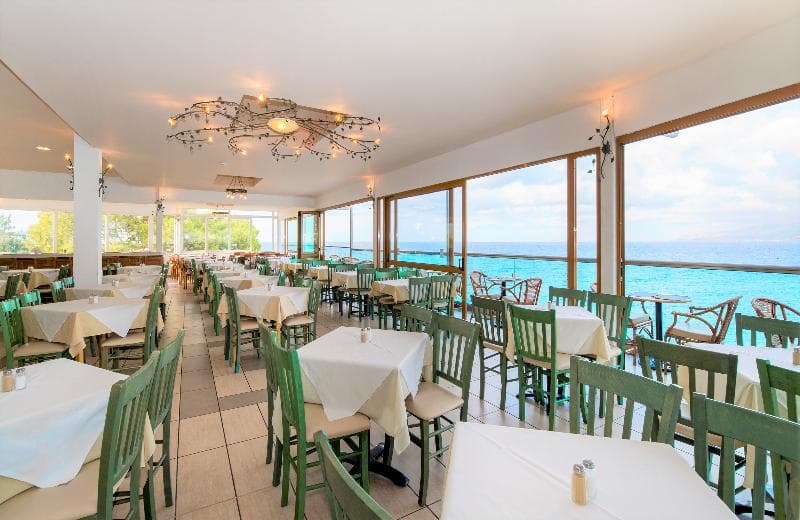 Horizon Beach Hotel 3