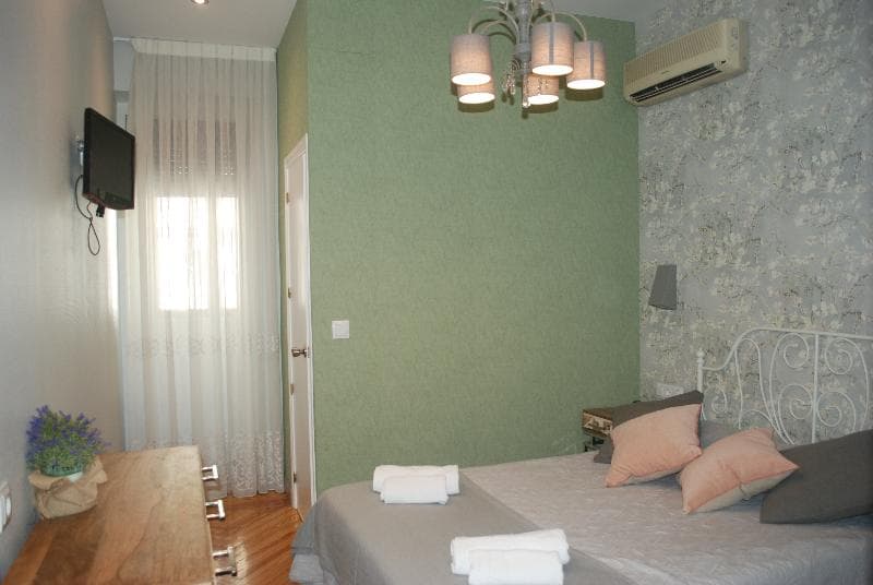 Hostal Avenida 5