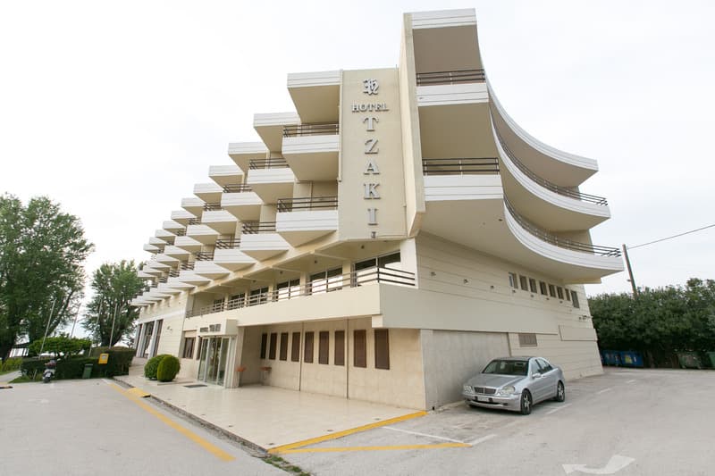 Hotel Tzaki 4
