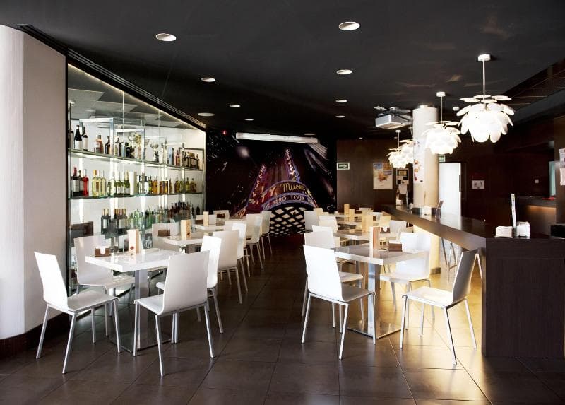 Tach Madrid Airport Hotel 3
