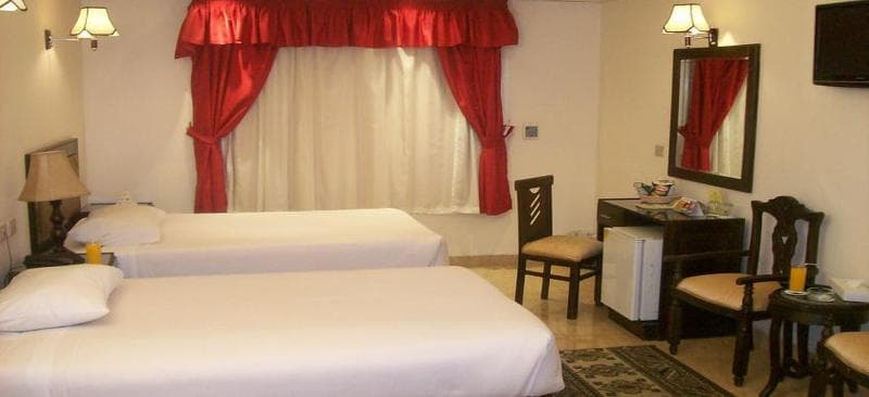 Holidays Express Hotel & Terrace 3