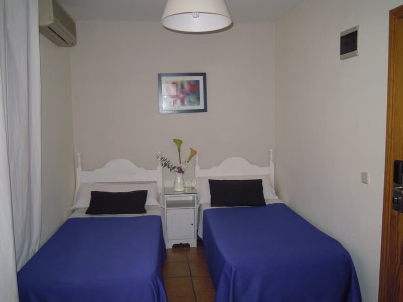 Hostal Moscatel 5