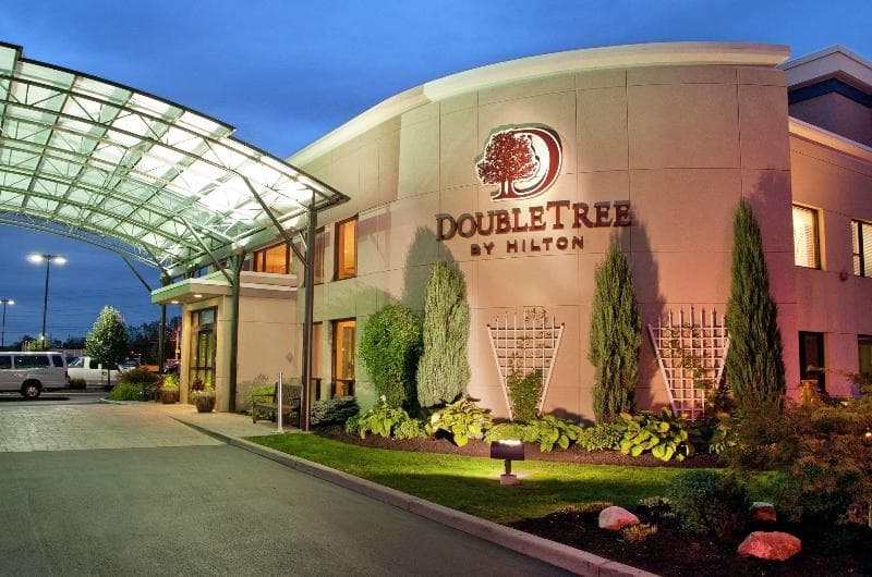 DoubleTree by Hilton Buffalo-Amherst 3