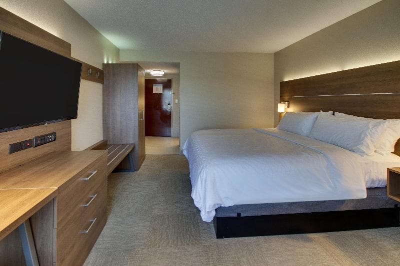 Holiday Inn Express Horse Cave 5