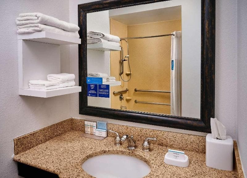 Hampton Inn Covington 5