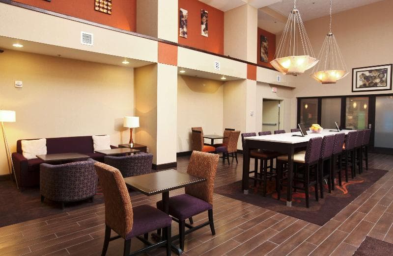 Hampton Inn & Suites Fargo Medical Center 5