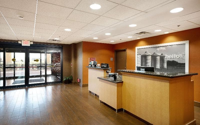 Hampton Inn & Suites Madera 3