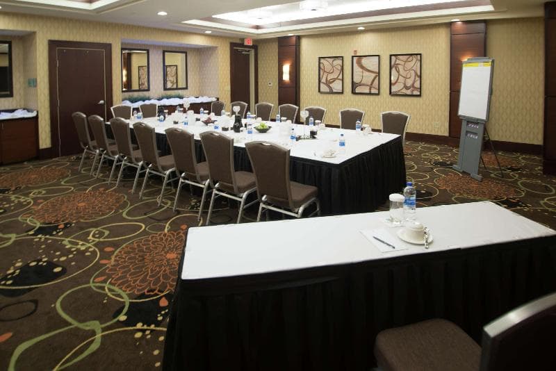 Embassy Suites by Hilton Fayetteville Fort Liberty photo 1