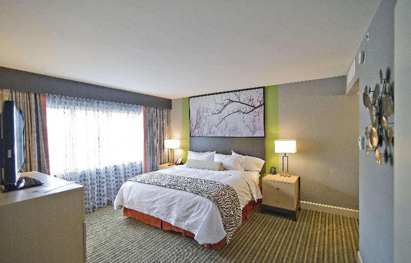 DoubleTree Suites by Hilton Hotel Huntsville South 4