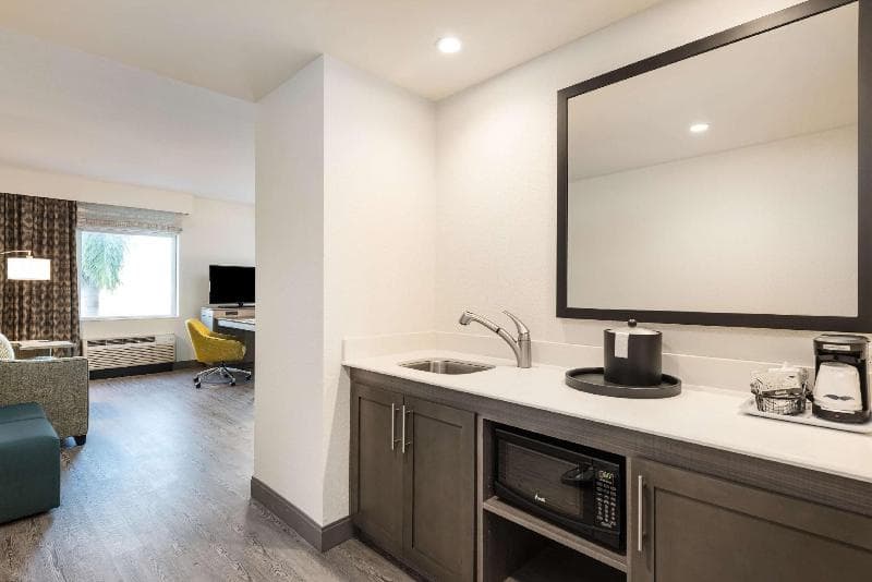 Hampton Inn & Suites Miami Wynwood Design District 3