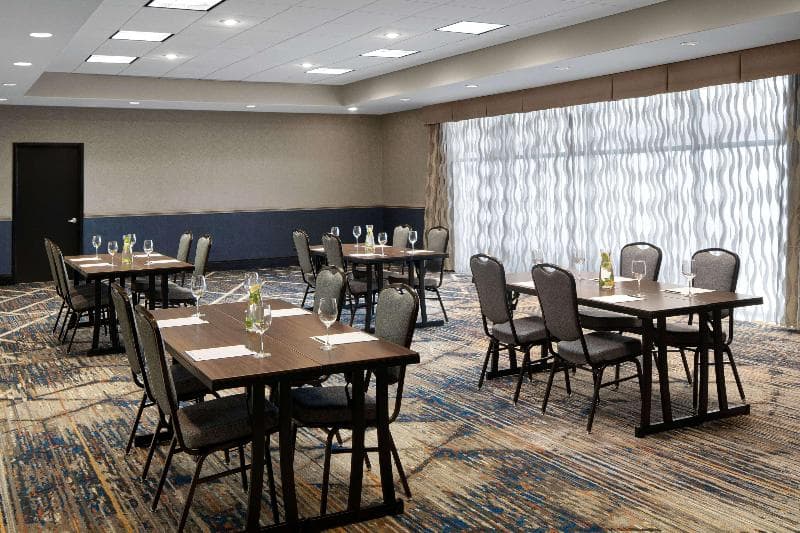 the Alloy King of Prussia - a DoubleTree by Hilton 1