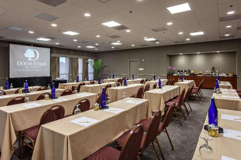 DoubleTree by Hilton Pittsburgh - Green Tree 2