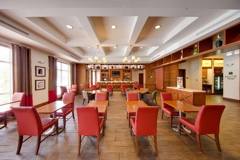 DoubleTree by Hilton Raleigh - Cary 4