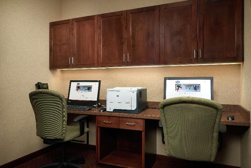 Hampton Inn & Suites Salem photo 1