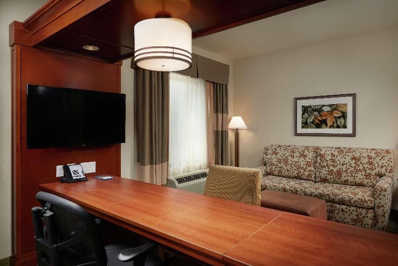 Hampton Inn & Suites Salem 4