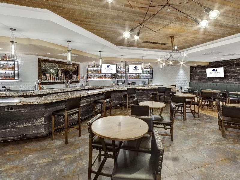 DoubleTree by Hilton Hotel Wichita Airport 2