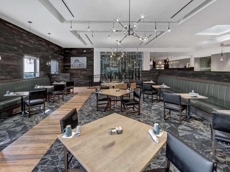 DoubleTree by Hilton Hotel Wichita Airport 3