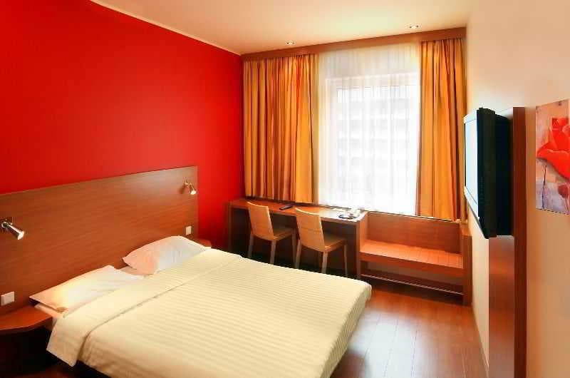 Leonardo Hotel Salzburg City Center photo 1