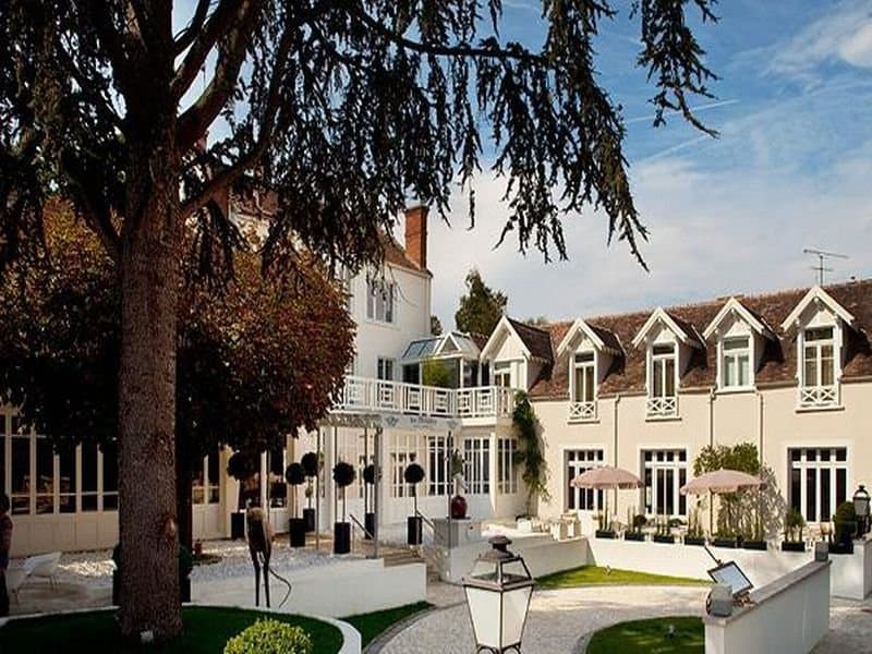 Hôtel & SPA Les Pléiades 2