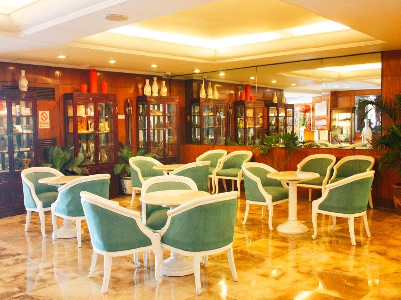 Aloha Hotel 2