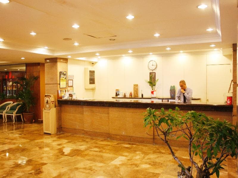 Aloha Hotel 3