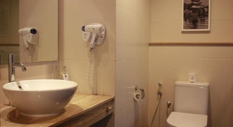 Quest Hotel Kuta 5