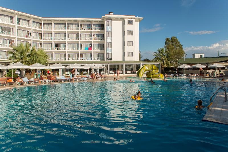 Le Monde Beach Resort & Spa 3