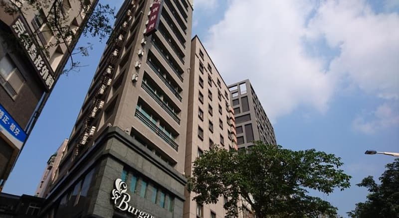 Burgary Hotel 2
