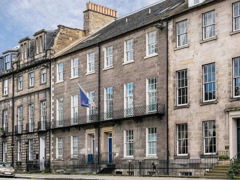 Travelodge Edinburgh Central Queen Street photo 1