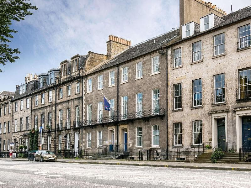 Travelodge Edinburgh Central Queen Street 2