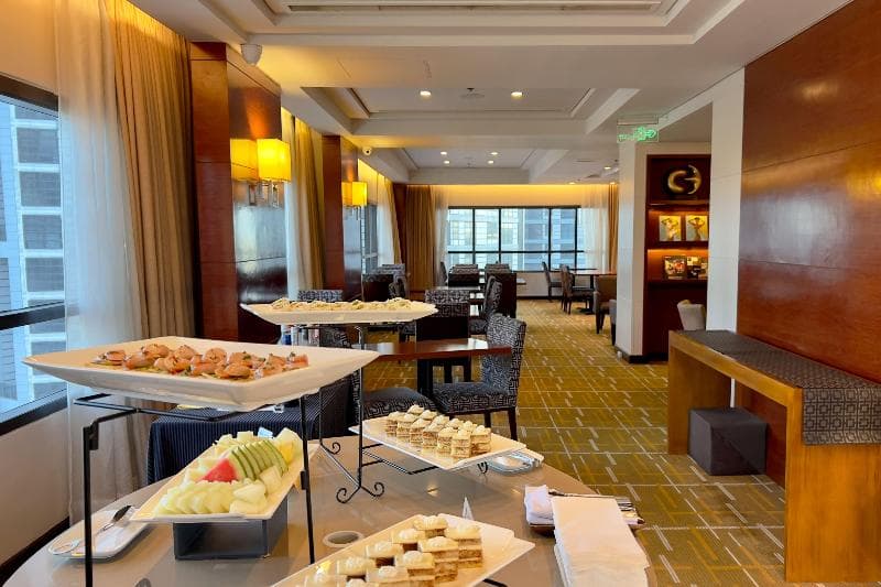 Holiday Inn Makati 4
