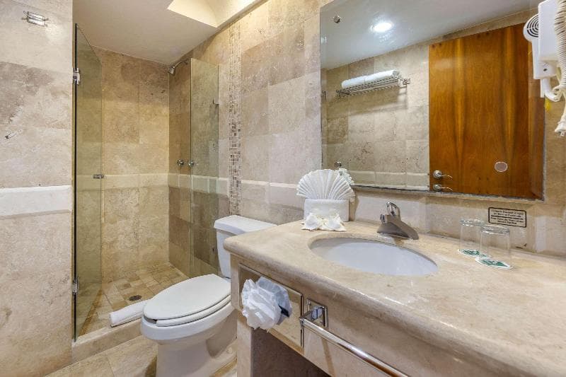 Quality Inn Mazatlán 3