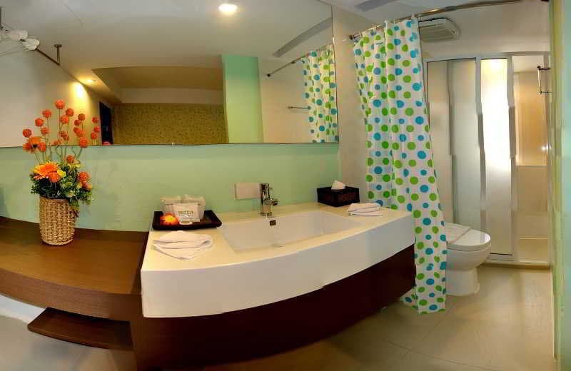 Nantra Silom 4