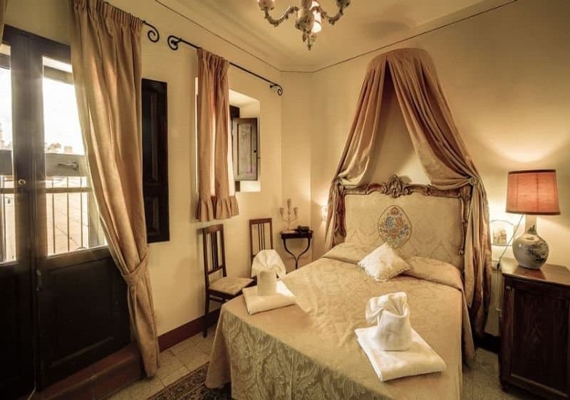Hotel Portici 5