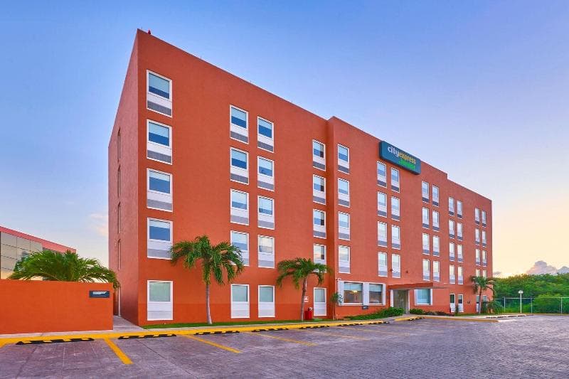 City Express Junior Tijuana Otay 4