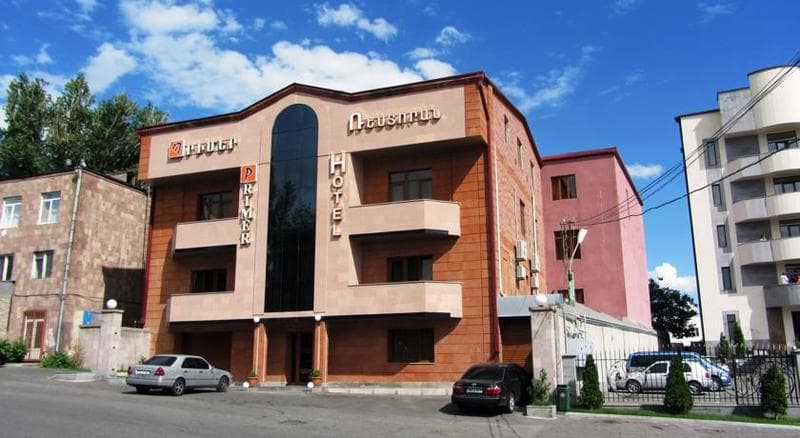 Primer Hotel 2