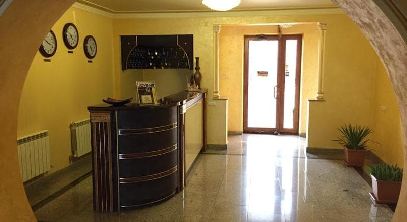 Primer Hotel 3