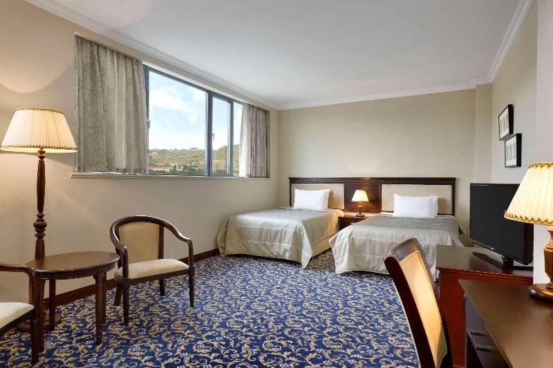 Ramada by Wyndham Baku 4