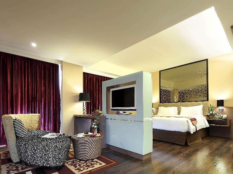 Mercure Padang 4