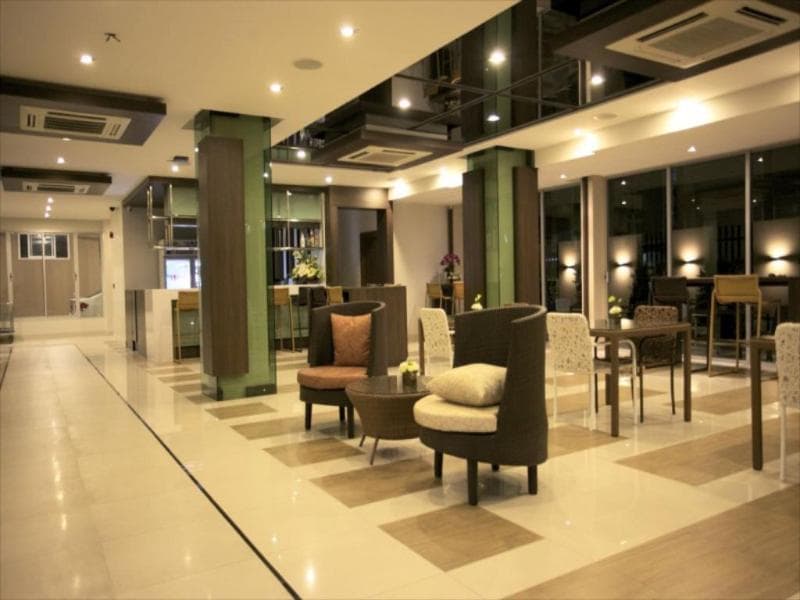 April Suites photo 1