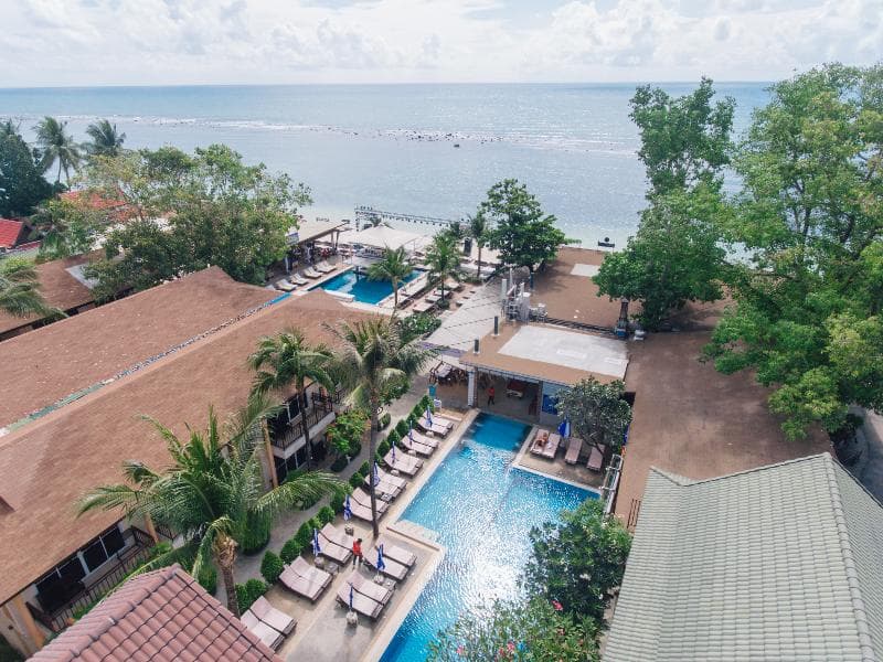 Ark Bar Beach Resort 5