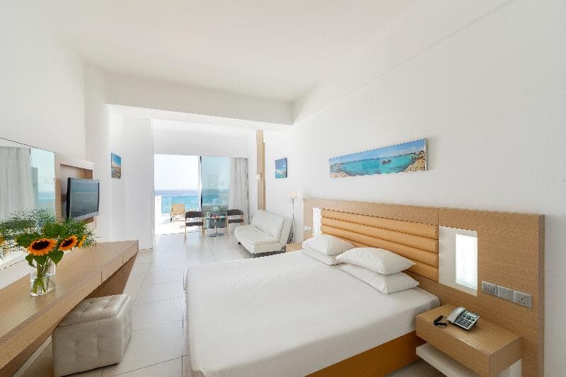 Vrissaki Beach Hotel 5