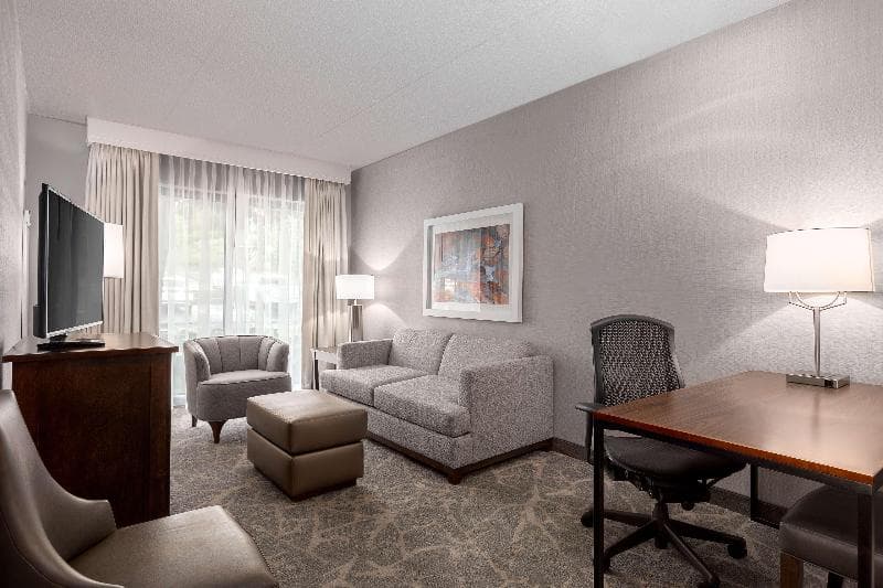 Embassy Suites by Hilton Boston Marlborough 3